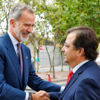 La Casa Real envía un mensaje de afecto a la familia del expresidente extremeño