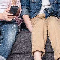 Un 20 % de los adolescentes consume pornografía antes de los 10 años