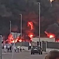 Un incendio en el polígono industrial de Don Benito alerta a los vecinos