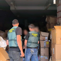 Desarticulada una red de "loneros": toneladas de material robado a camiones en áreas de servicio