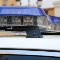 Un choque entre un coche y una moto deja un herido en Cáceres