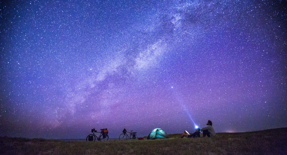 2025 se despide inundando el cielo de estrellas: calendario astronómico hasta fin de año