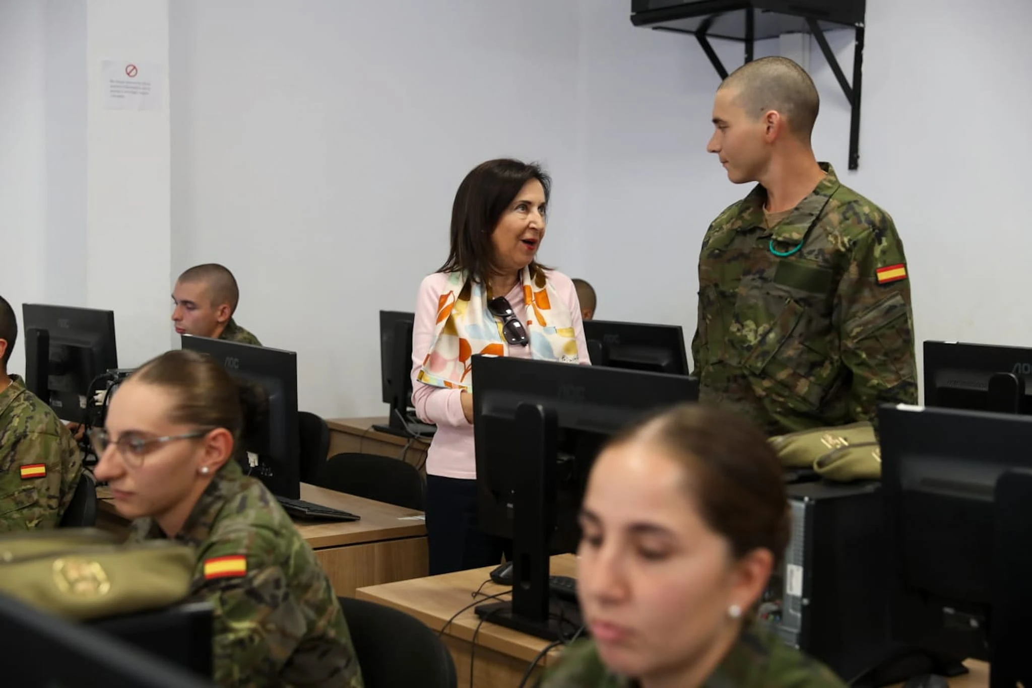 La ministra en Cáceres: “Gracias por querer formar parte de las Fuerzas Armadas”