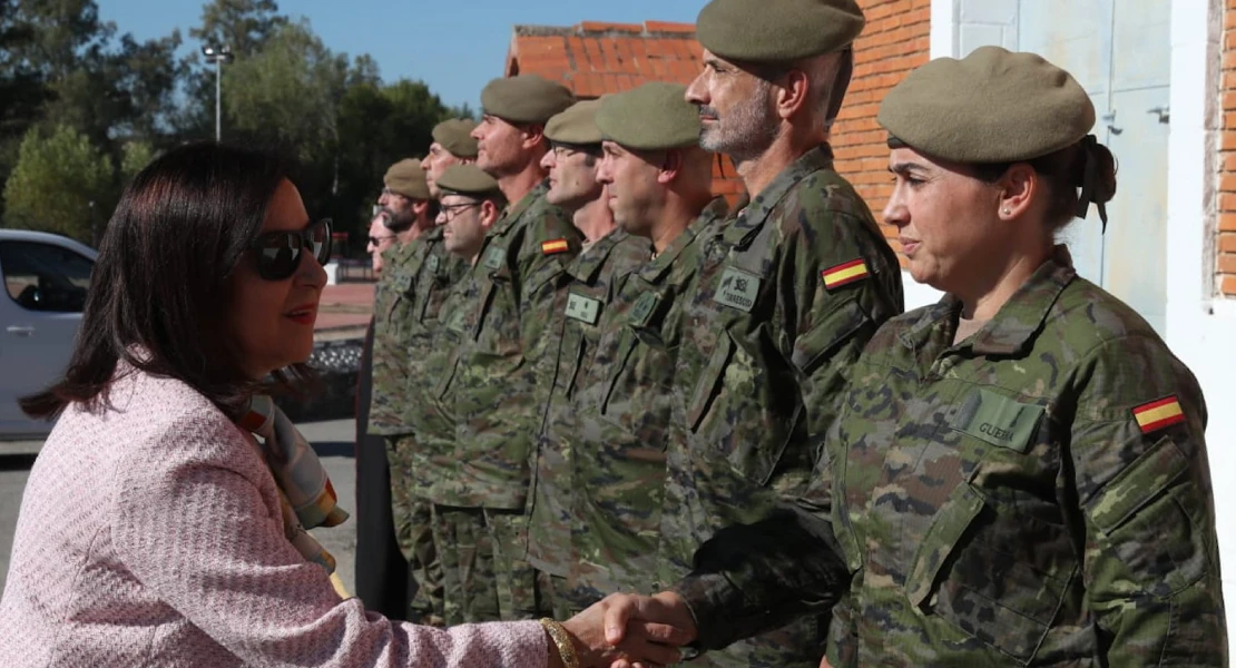 La ministra en Cáceres: “Gracias por querer formar parte de las Fuerzas Armadas”