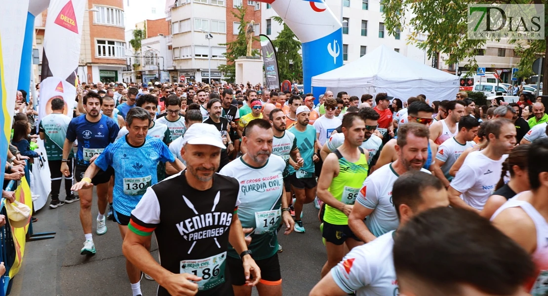Imágenes del VIII Cross Solidario de la Guardia Civil en Badajoz