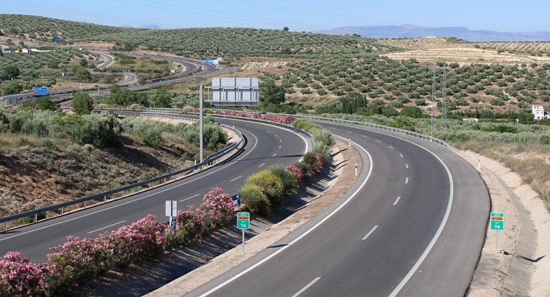 Luz verde al Reglamento General de Carreteras: más movilidad, sostenibilidad y control urbanístico