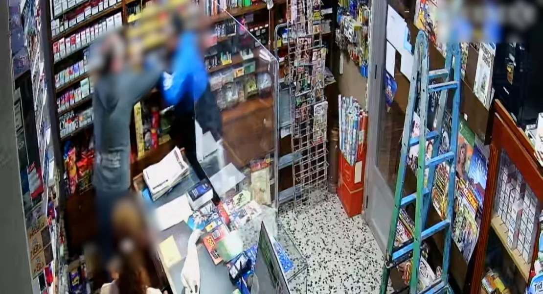 Un estanquero planta cara a un atracador armado que termina huyendo sin botín Un estanquero planta cara a un atracador armado que termina huyendo sin botín