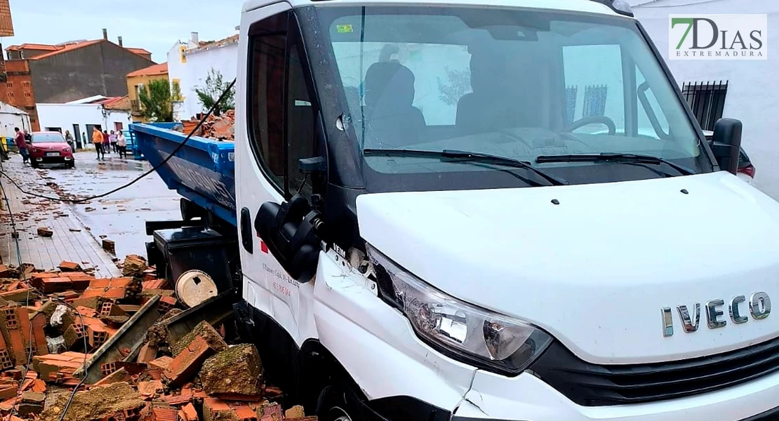 Un tornado arrasa Zarza de Alange y deja graves daños materiales