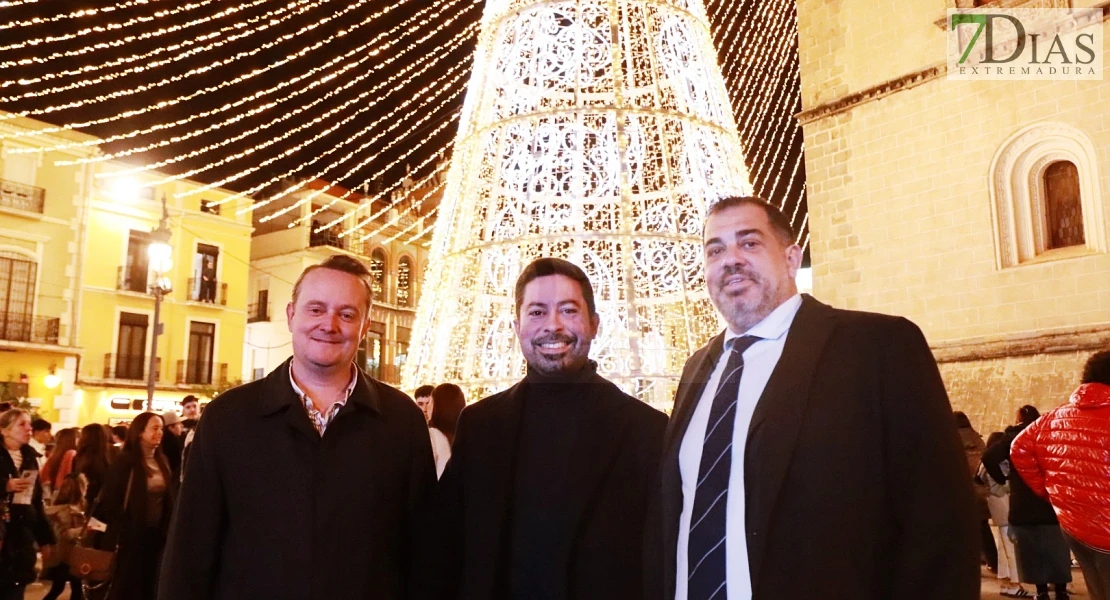 Comienza la Navidad en Badajoz: cientos de visitantes inauguran el encendido de luces