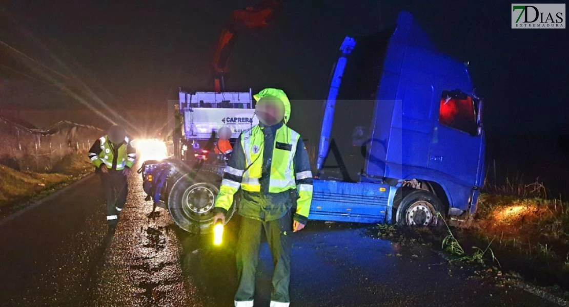 Aparatoso accidente en la EX-209 entre Sagrajas y Novelda