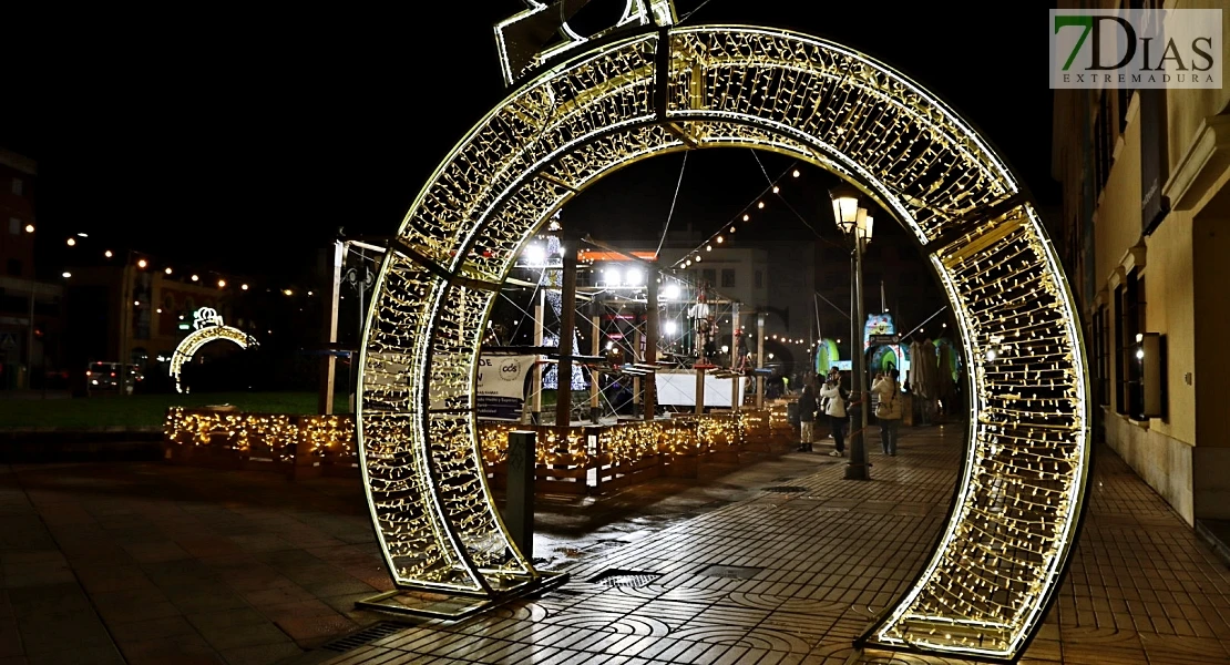 Comienza la Navidad en Badajoz: cientos de visitantes inauguran el encendido de luces