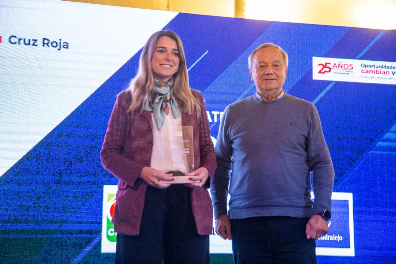 Cruz Roja premia en su VIII edición a empresas y entidades colaboradoras con el Plan de Empleo