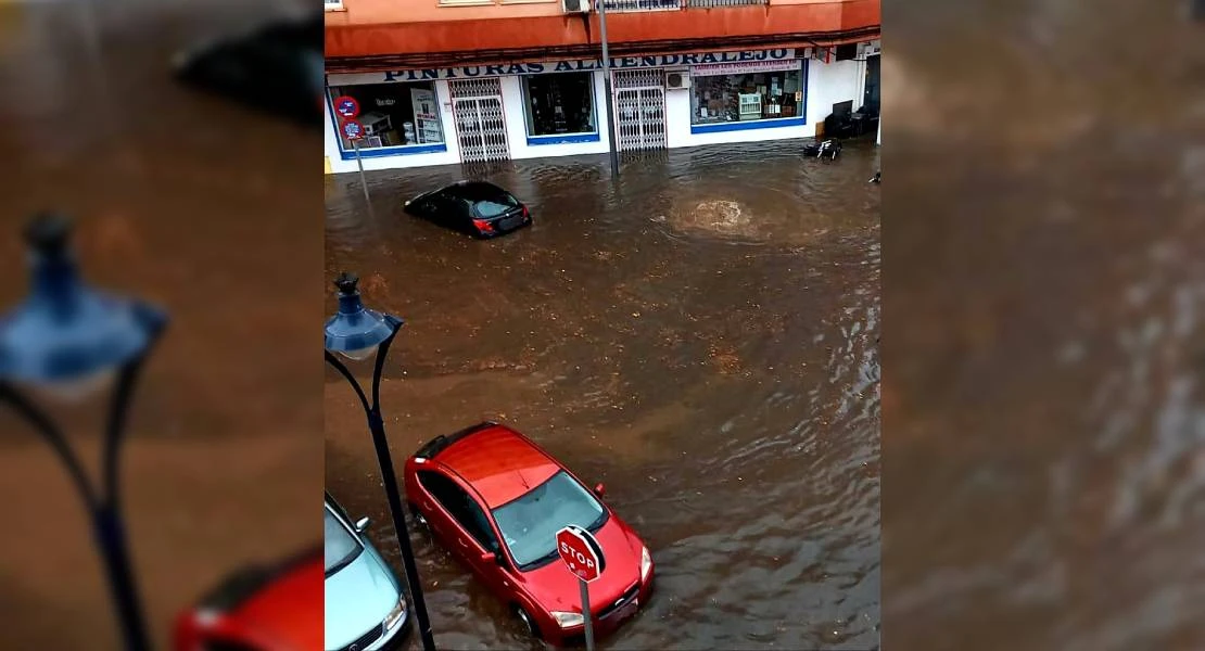 Graves inundaciones en Almendralejo: "Las calles son un río, tenemos miedo"