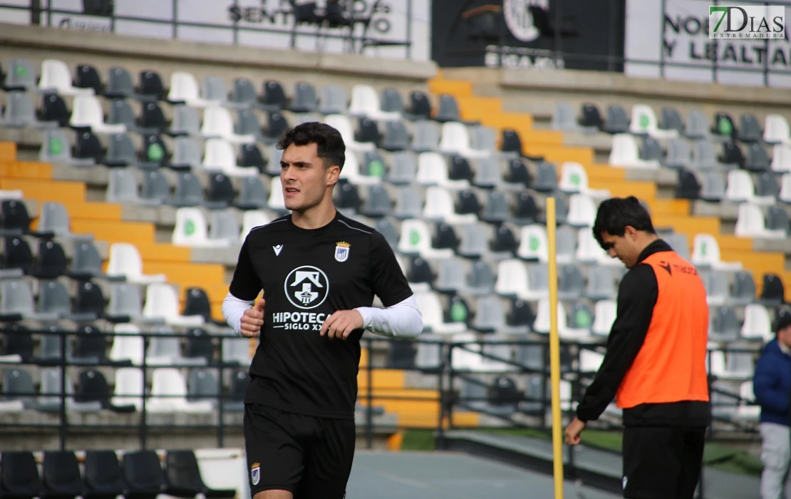 Primer entrenamiento y declaraciones del nuevo entrenador del CD Badajoz