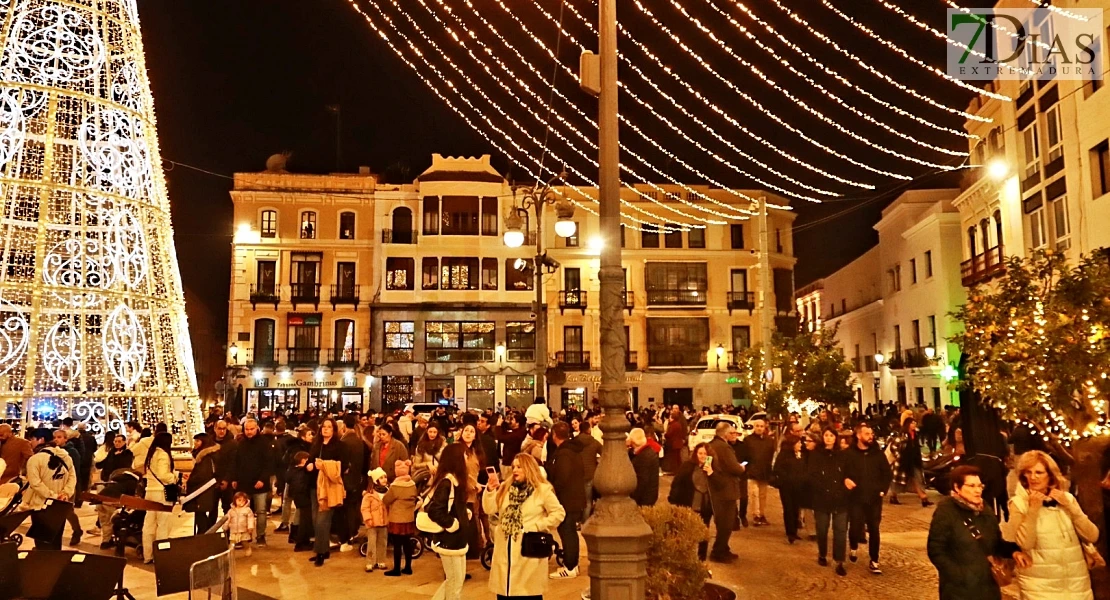 Comienza la Navidad en Badajoz: cientos de visitantes inauguran el encendido de luces