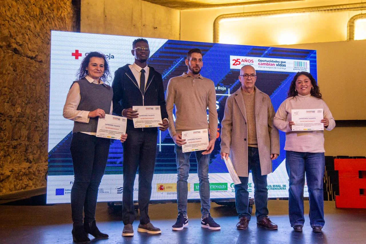 Cruz Roja premia en su VIII edición a empresas y entidades colaboradoras con el Plan de Empleo