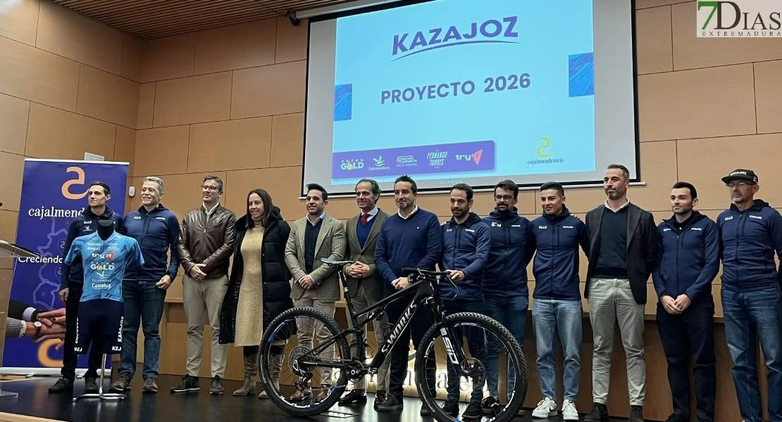 El Kazajoz da el salto a la élite: nace el primer equipo profesional XCO de Extremadura