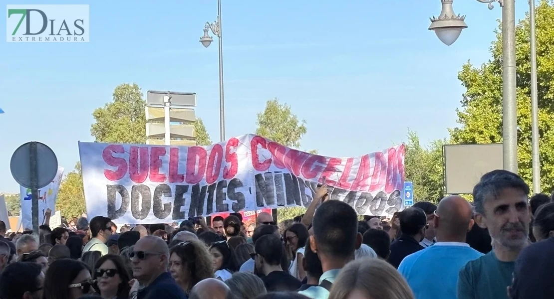 Las negociaciones para la subida salarial de los docentes continua estancada