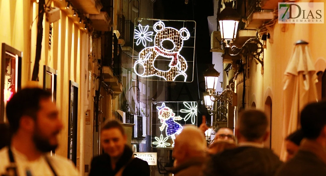 Comienza la Navidad en Badajoz: cientos de visitantes inauguran el encendido de luces