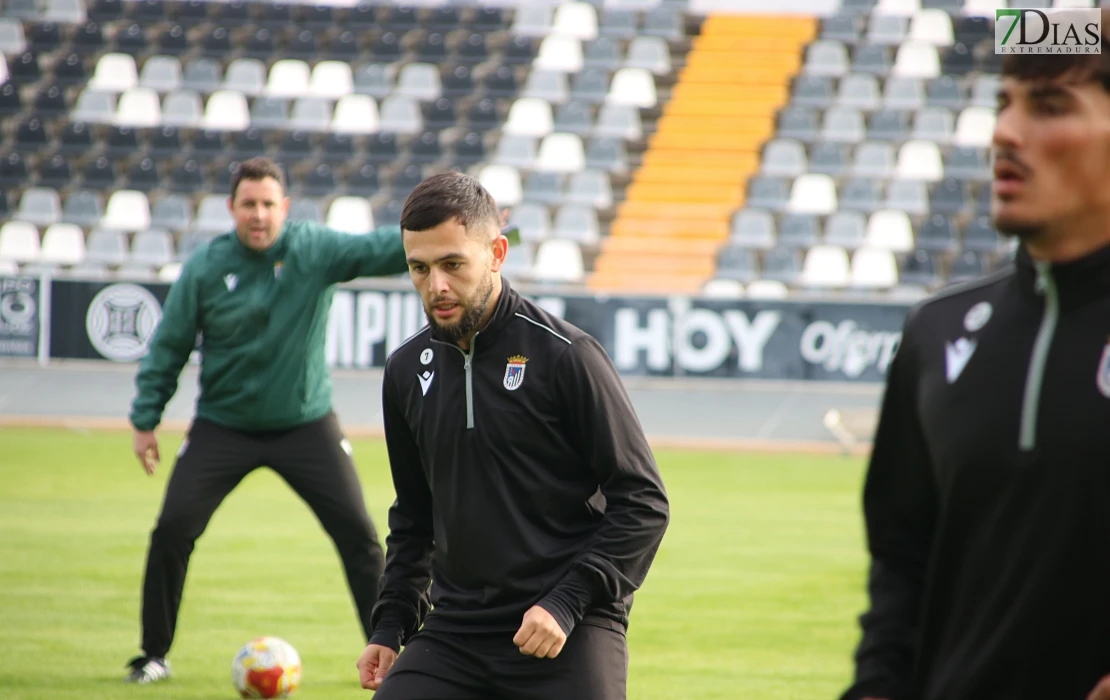 Primer entrenamiento y declaraciones del nuevo entrenador del CD Badajoz