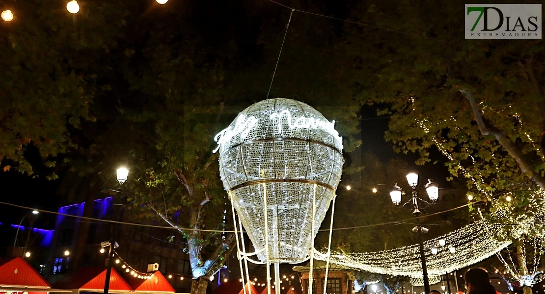 Comienza la Navidad en Badajoz: cientos de visitantes inauguran el encendido de luces