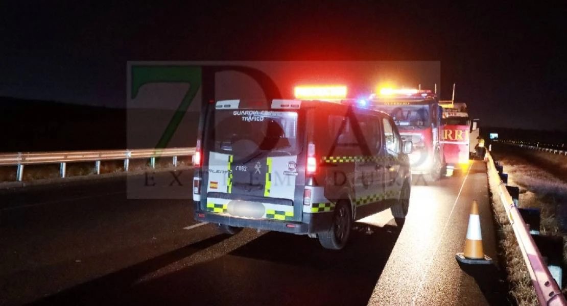 Cortan la A-5 en Badajoz al quedar un tráiler atravesado entre los carriles