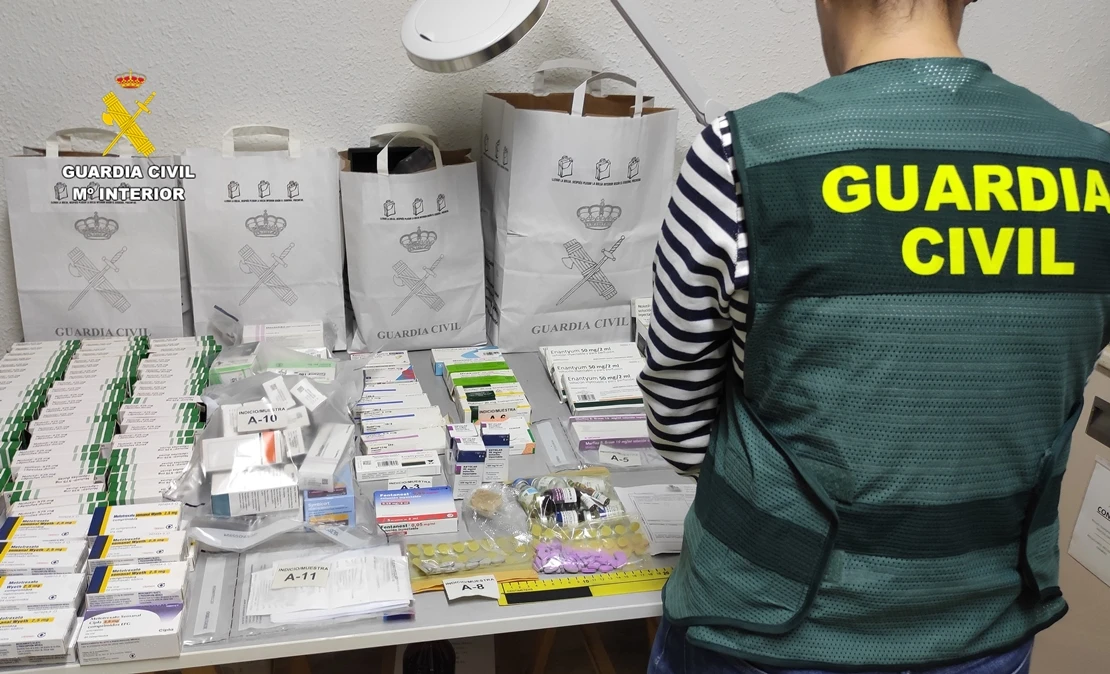 Detenidas 22 personas por vender ilegalmente medicamentos por internet