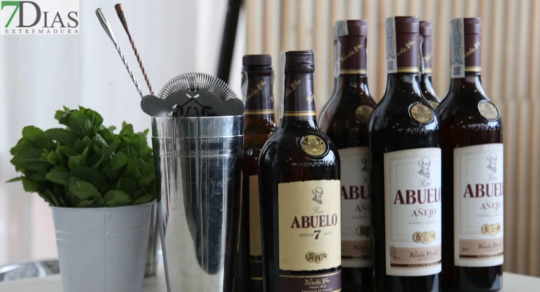 El mundo del vino unido por la solidaridad en el Hotel Río