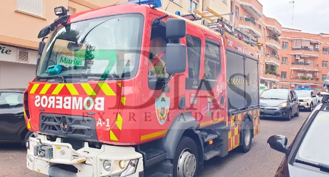 Un amplio dispositivo de emergencias alerta a los vecinos de San Roque
