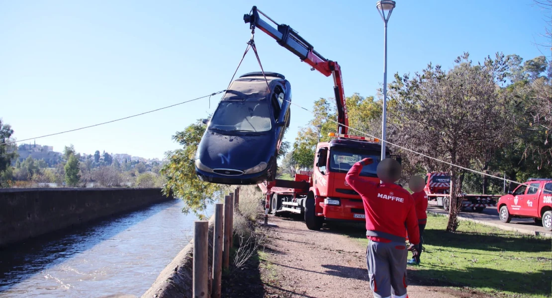 ASPEX y Bomberos de Badajoz se preparan para realizar rescates en aguas del río Guadiana