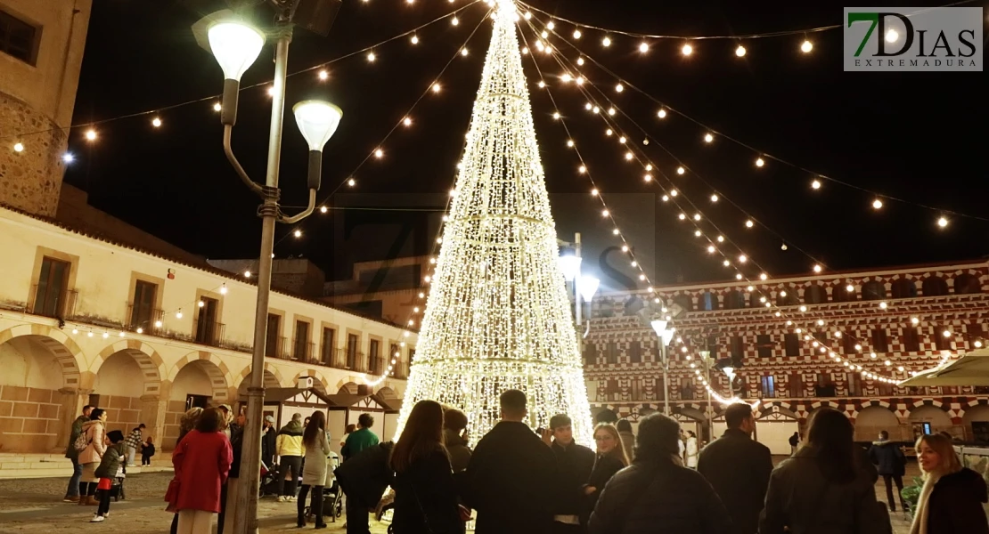 Comienza la Navidad en Badajoz: cientos de visitantes inauguran el encendido de luces
