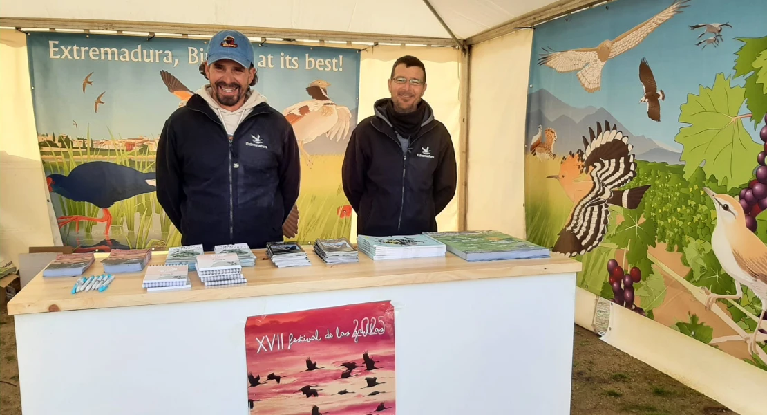 Organizan actividades para disfrutar de la llegada de las grullas a Extremadura