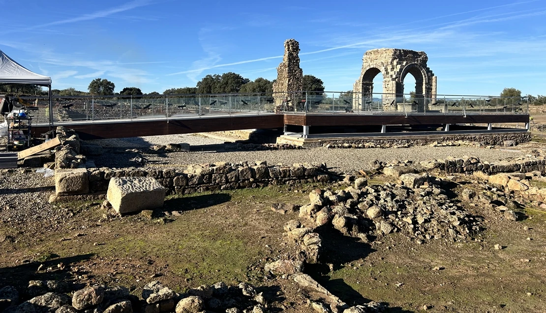 Las obras de rehabilitación y mejora de la Ciudad Romana de Cáparra al 70% de ejecución
