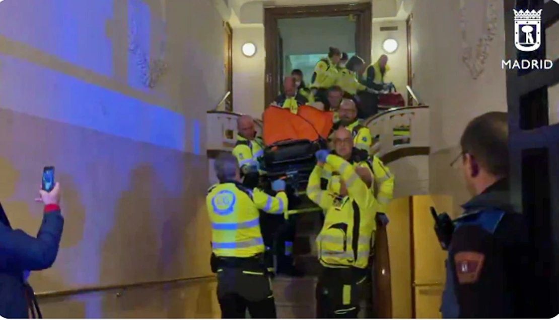 Una mujer da a luz en el portal de su casa la pasada noche