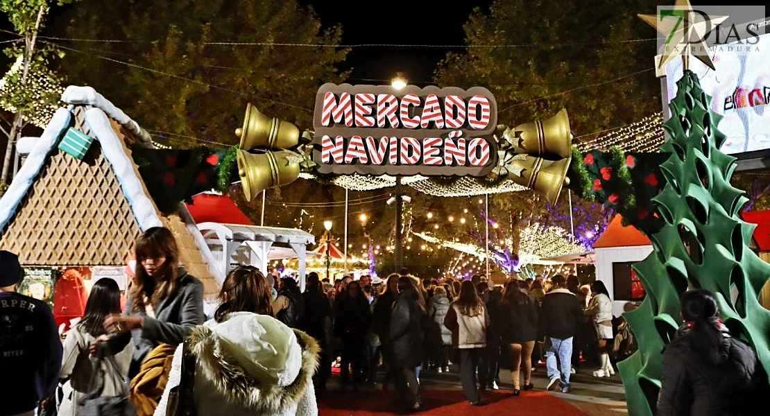 Comienza la Navidad en Badajoz: cientos de visitantes inauguran el encendido de luces