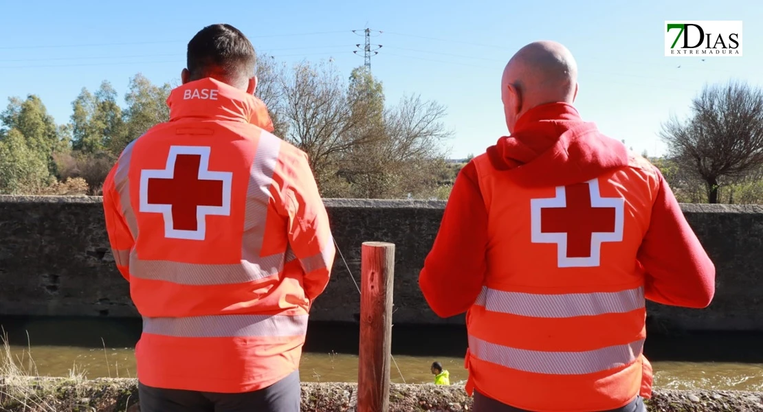 Así han sido las duras prácticas de rescate de ASPEX Y Bomberos de Badajoz