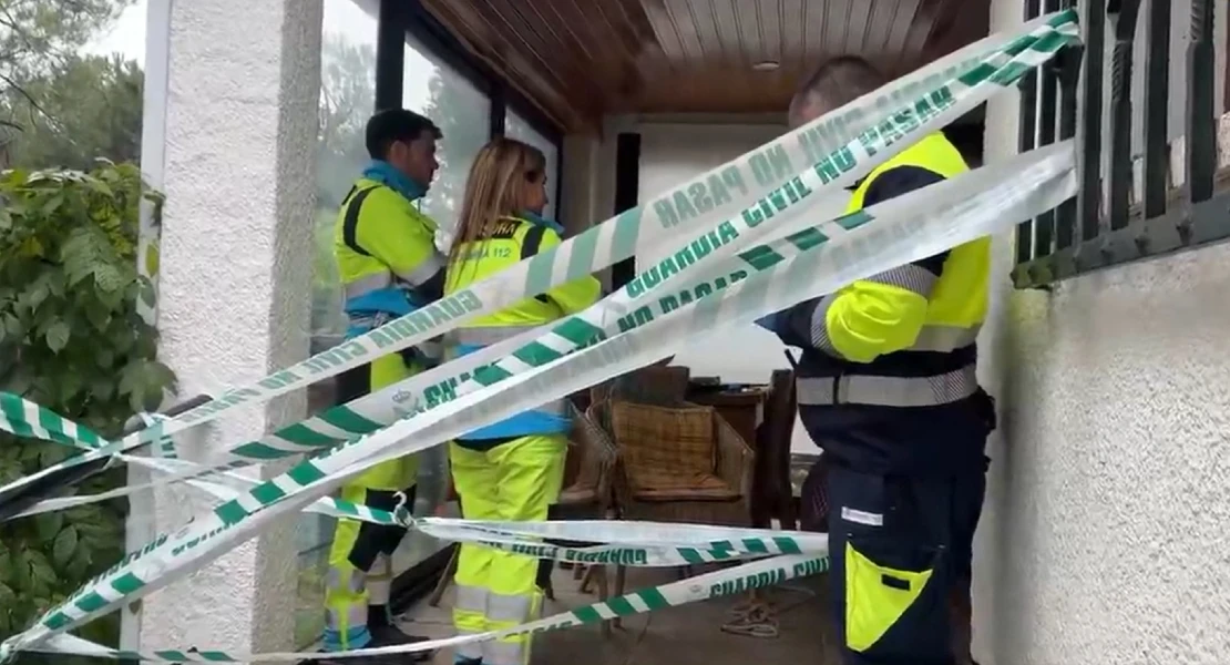 Encuentran los cadáveres de un hombre y una mujer con signos de violencia en un chalet