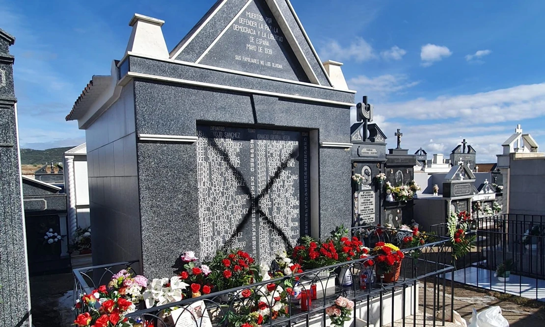 Atacan al monumento en memoria de las víctimas de la Guerra Civil en Orellana la Vieja