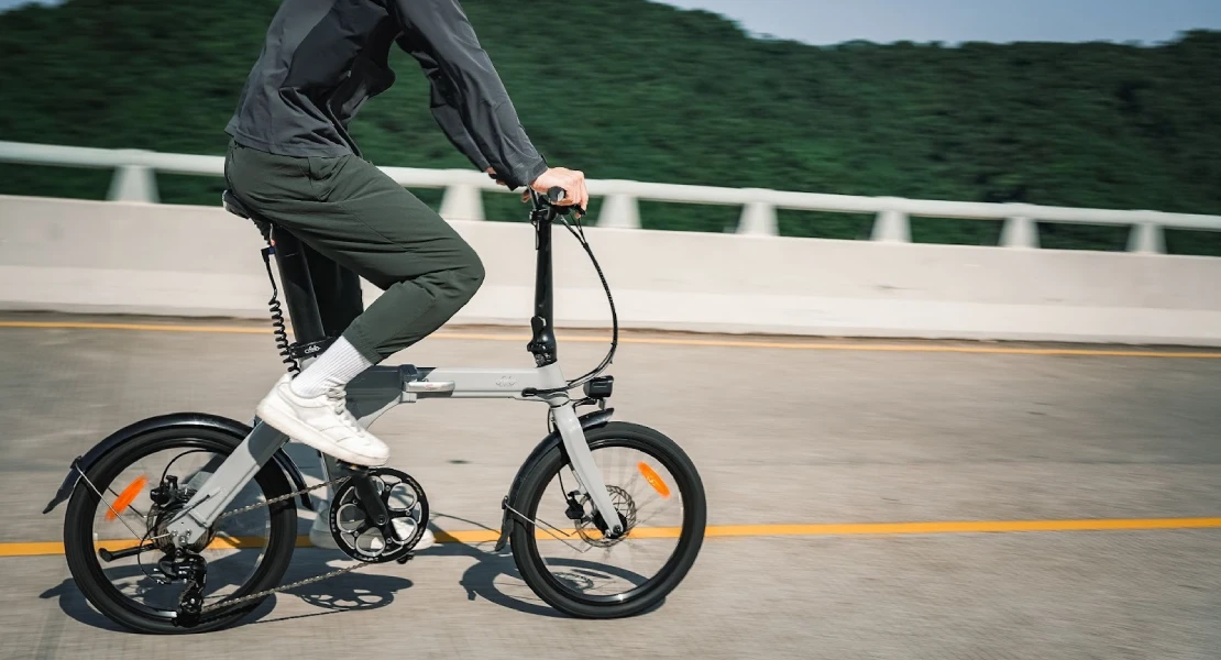 Mini bici eléctrica: el futuro de la movilidad urbana compacta y sostenible