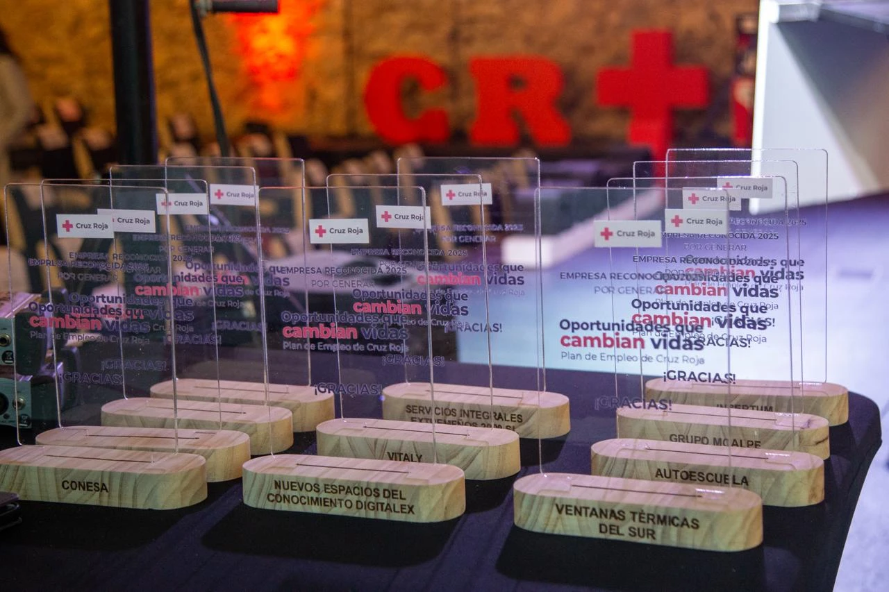 Cruz Roja premia en su VIII edición a empresas y entidades colaboradoras con el Plan de Empleo