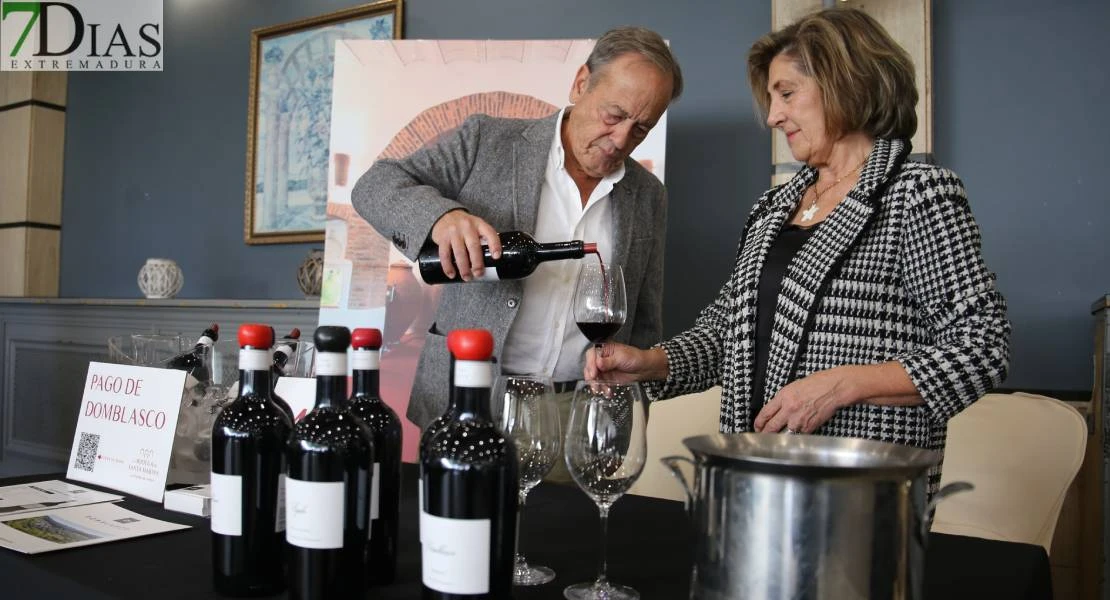 El mundo del vino unido por la solidaridad en el Hotel Río