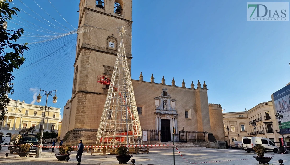 La Plaza de España contará con su tradicional árbol de Navidad