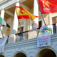 El Ayto. coloca los dibujos seleccionados de los derechos de la infancia 2025