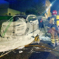 Un nuevo vehículo se incendia en las calles de Badajoz