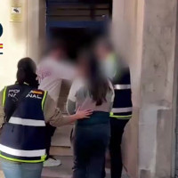 La Policía Nacional detiene a una fugitiva por estafas y extorsiones