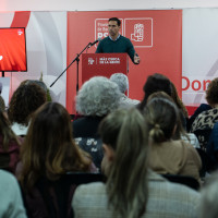Manolo Borrego llena la sede del PSOE de Don Benito