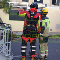 Cae un árbol contra una casa en Las Vaguadas de Badajoz