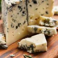 Alerta alimentaria en parte de España por un queso: vomitos, diarrea y fiebre