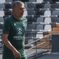 El CD Badajoz cae de nuevo y dice adiós a Juan Marrero