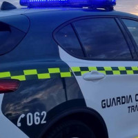 Grave accidente en la EX-108: un motorista evacuado de urgencia tras un choque frontal